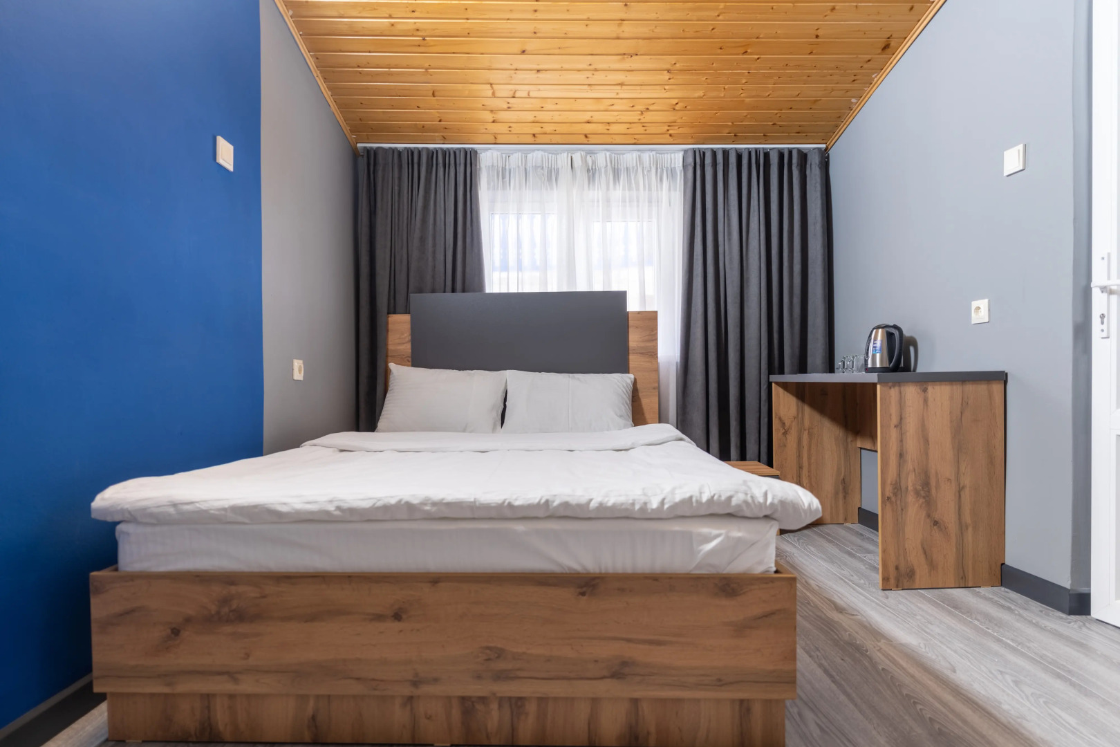 Отель Максим Парк-Лоо