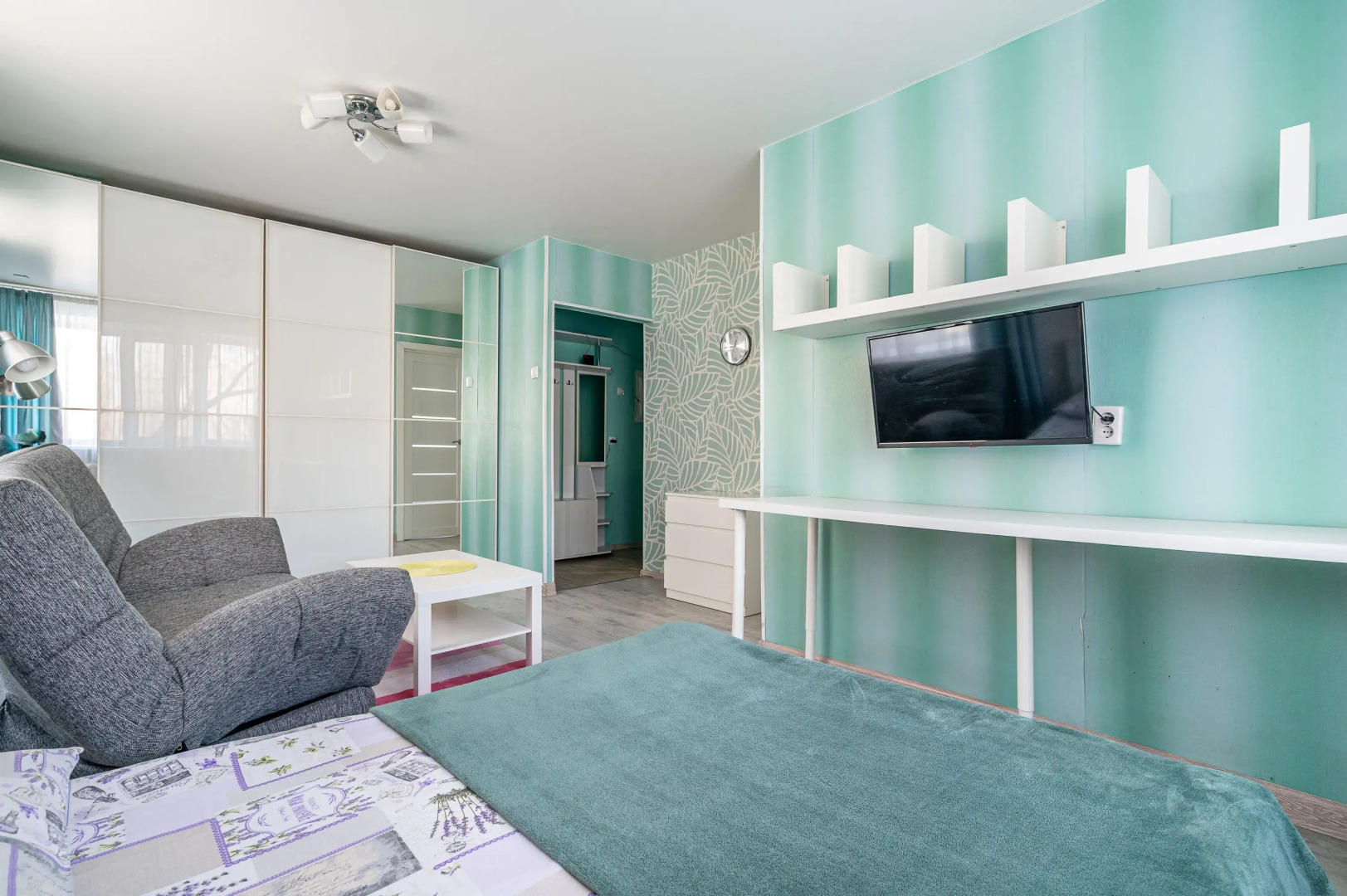 Апартаменты Альянс Малышева 85 БЦ Высоцкий Штаб Округа