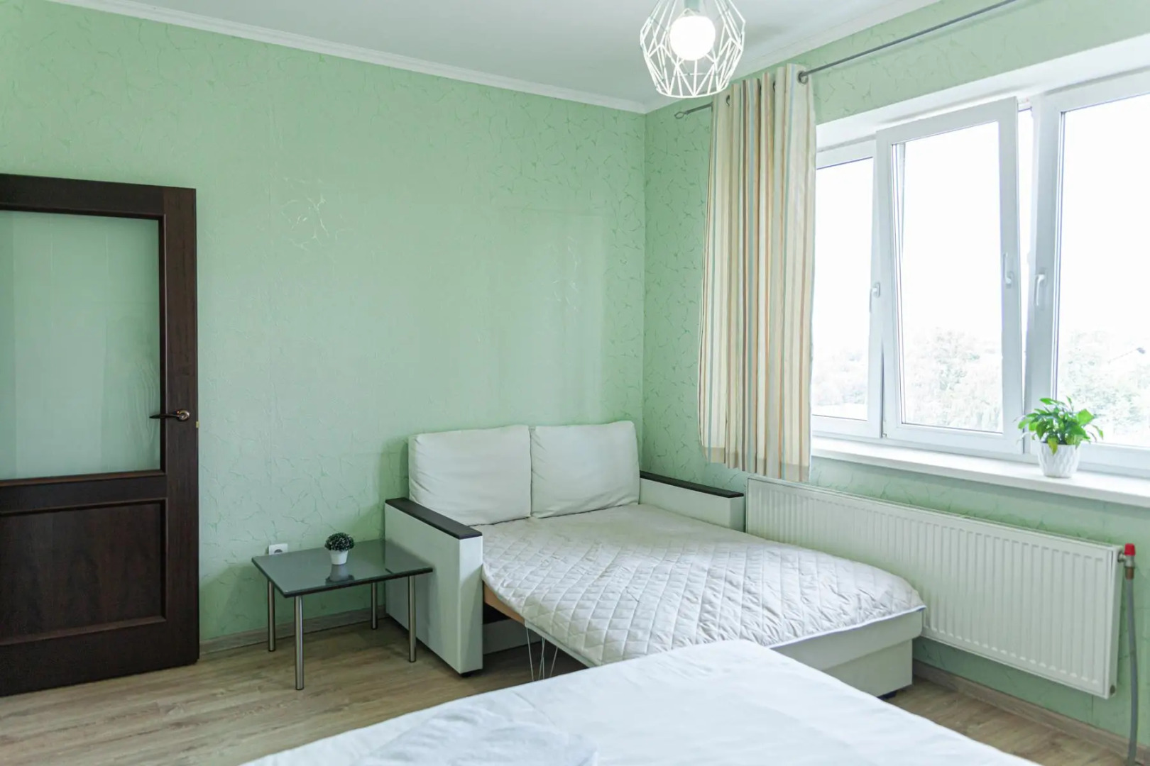 Апартаменты двухкомнатные (114) Серебровская 91