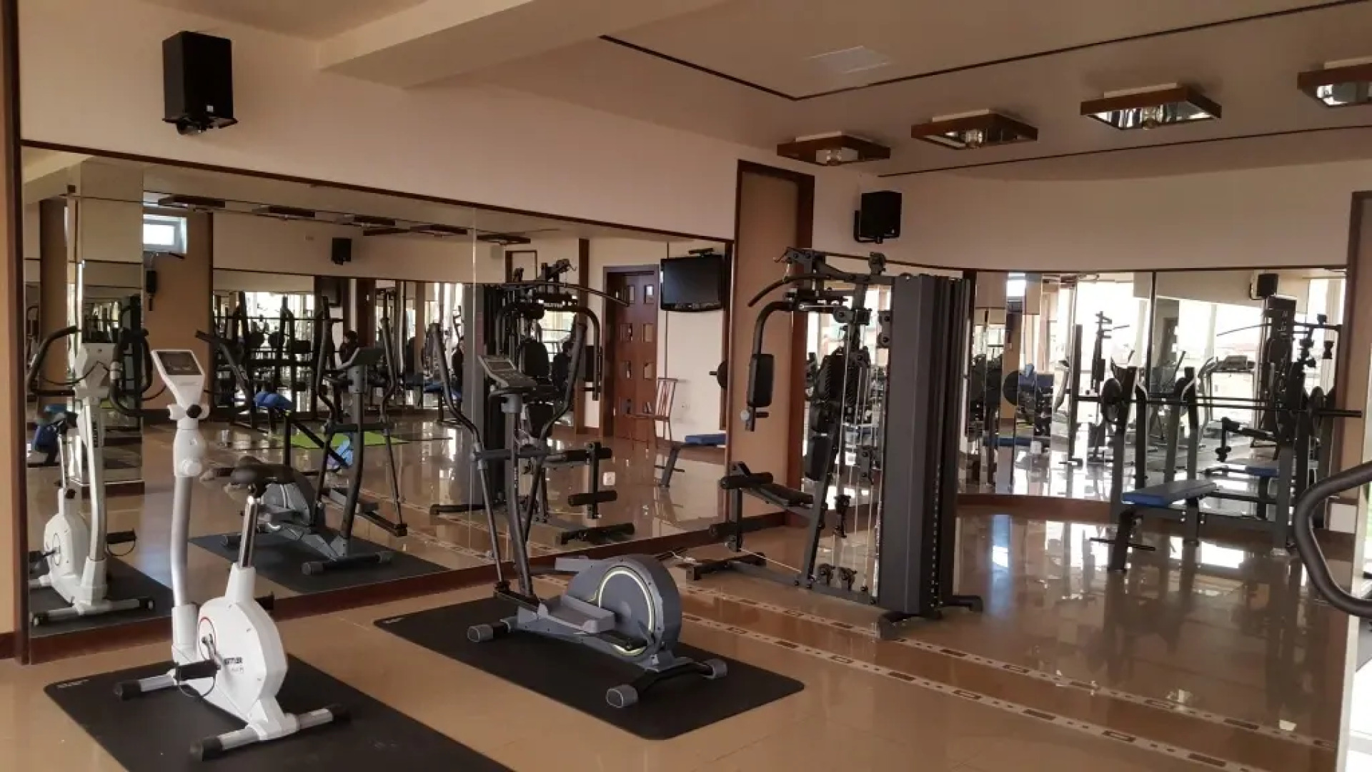 Отель Gold Mais