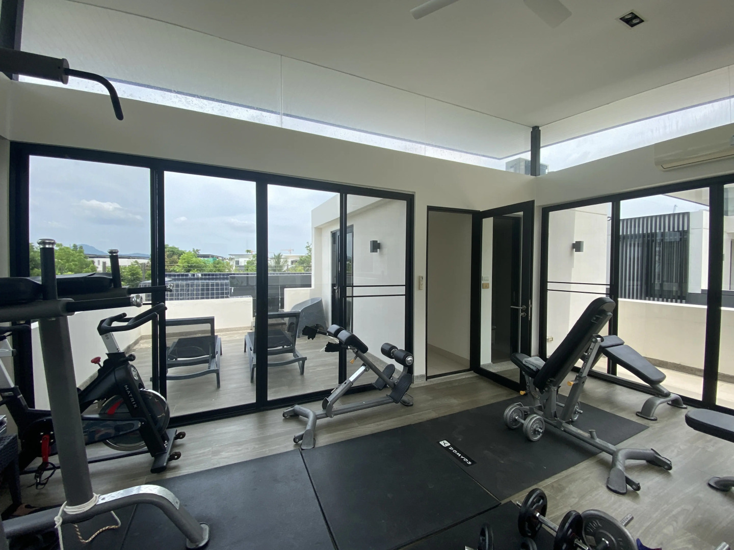 Вилла с бассейном и фитнес-залом 4 спальни рядом с пляжем Банг Тао LP-65/168