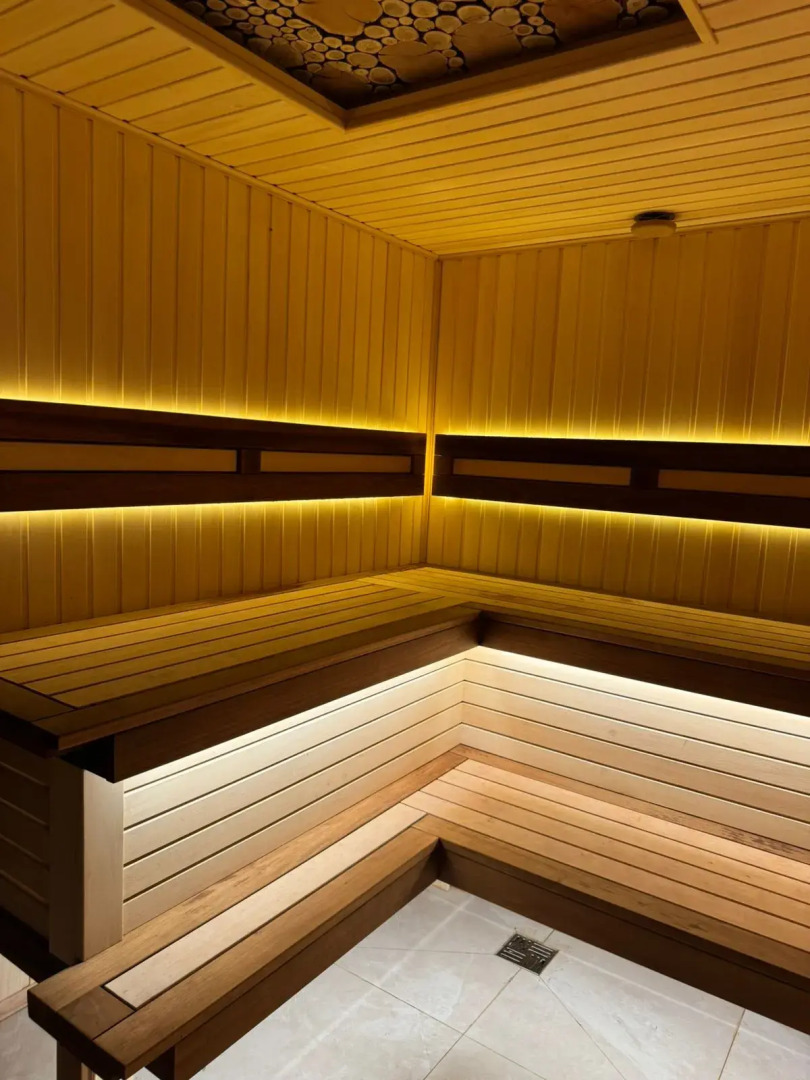 Отель Амаро