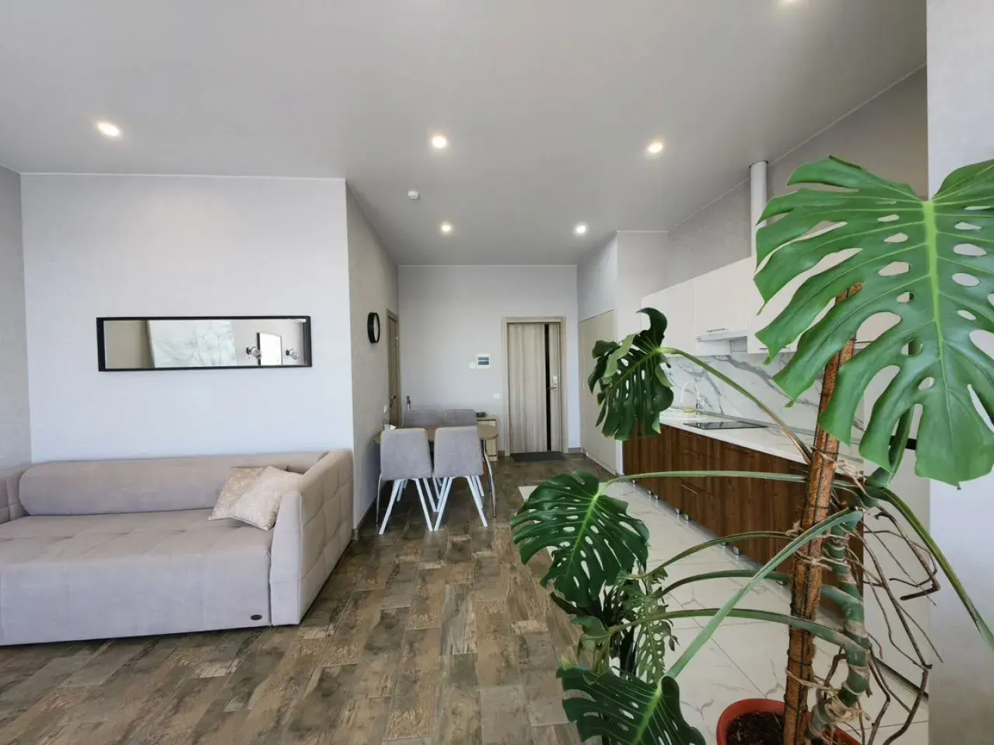 Апартаменты 40 м² на Первой Линии Моря