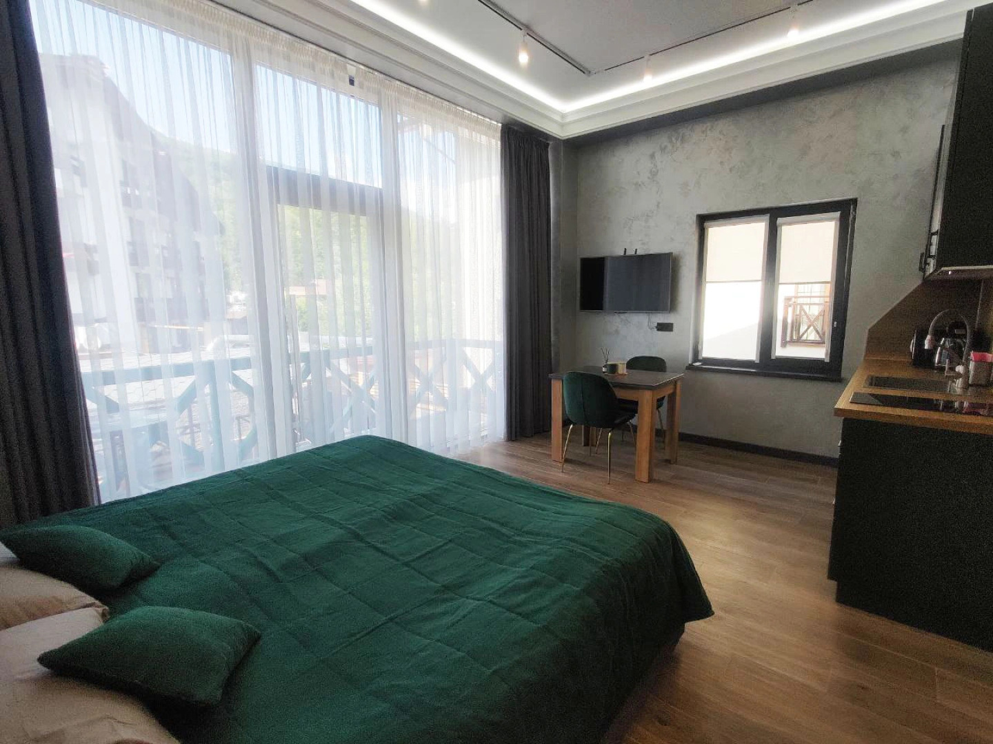 Апартаменты Студия с Панорамным Видом на Защитников Кавказа 114