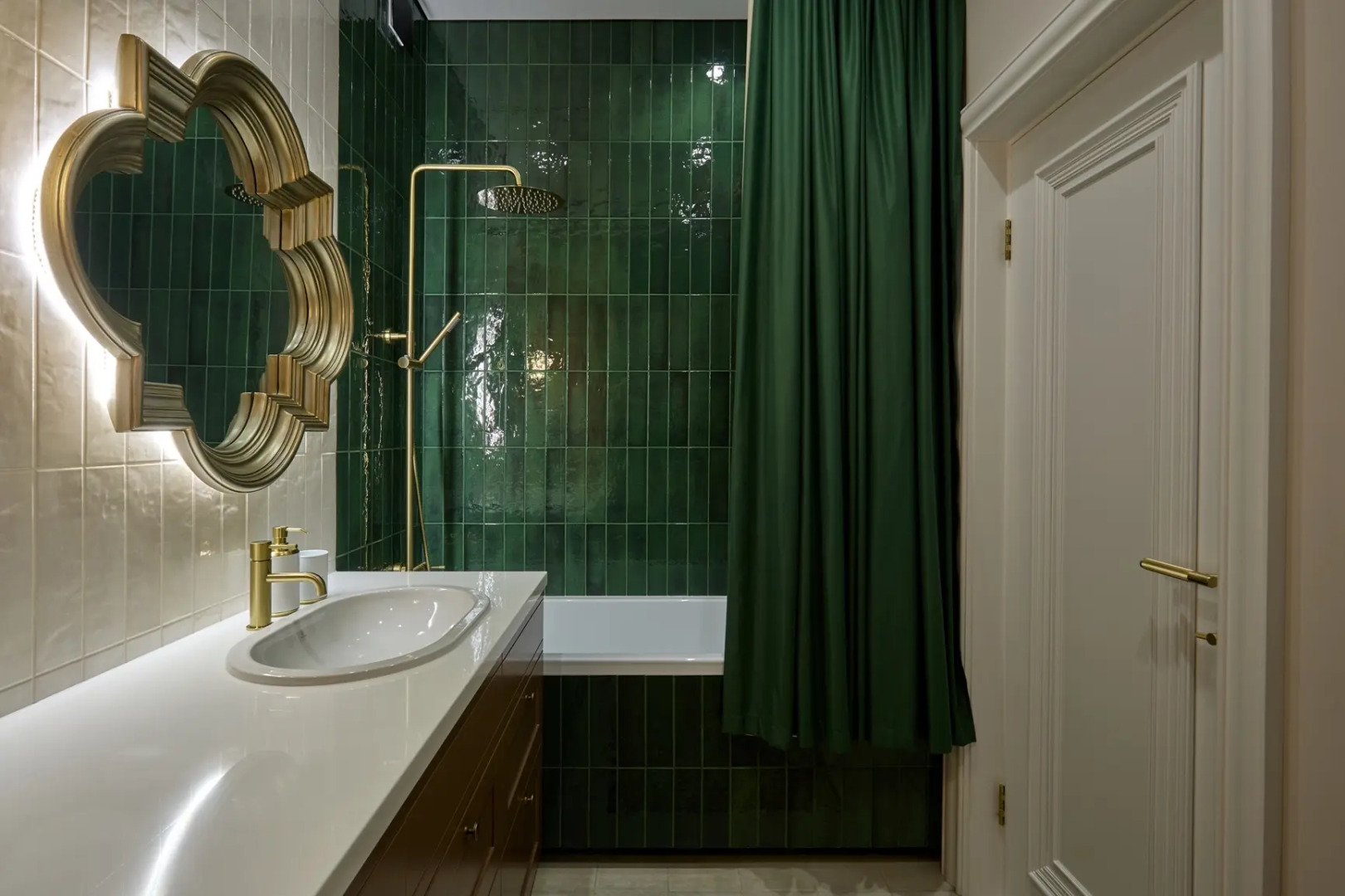 Апартаменты ЕвроУют Уникальные яркие дизайнерские