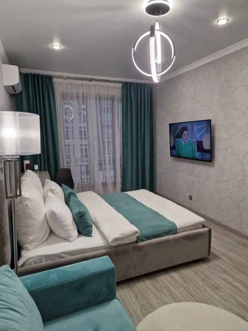 Квартира Flatirini с панорамными окнами в новом ЖК