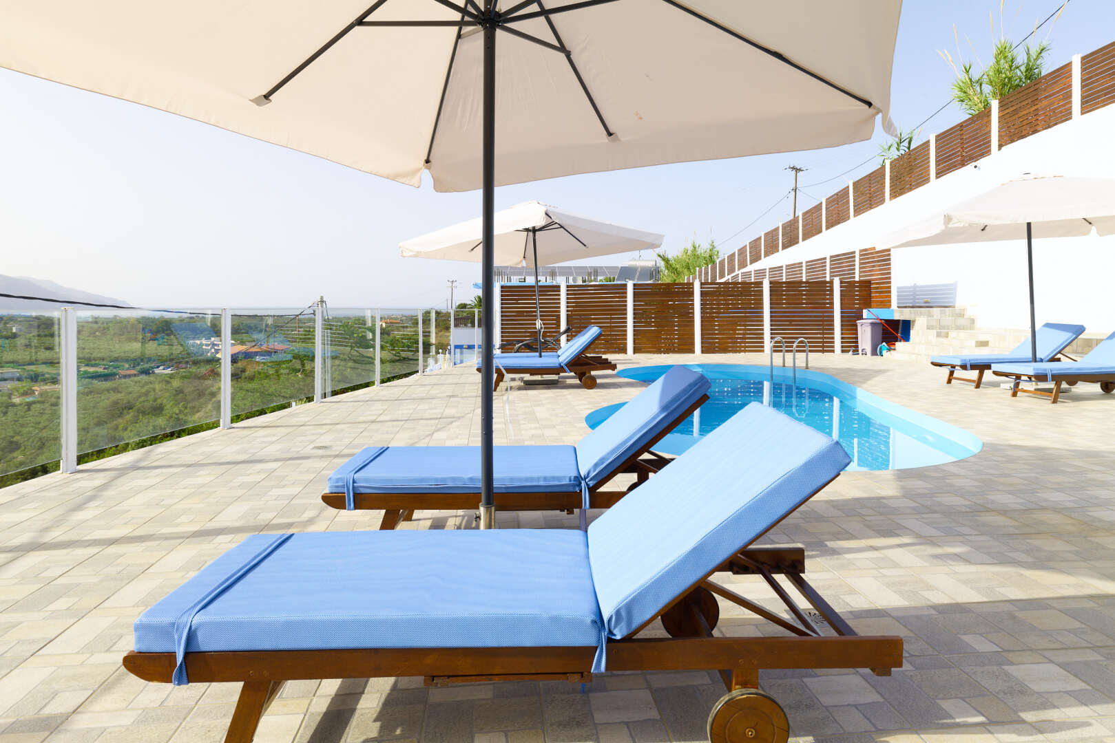 Отель Lake View Suites