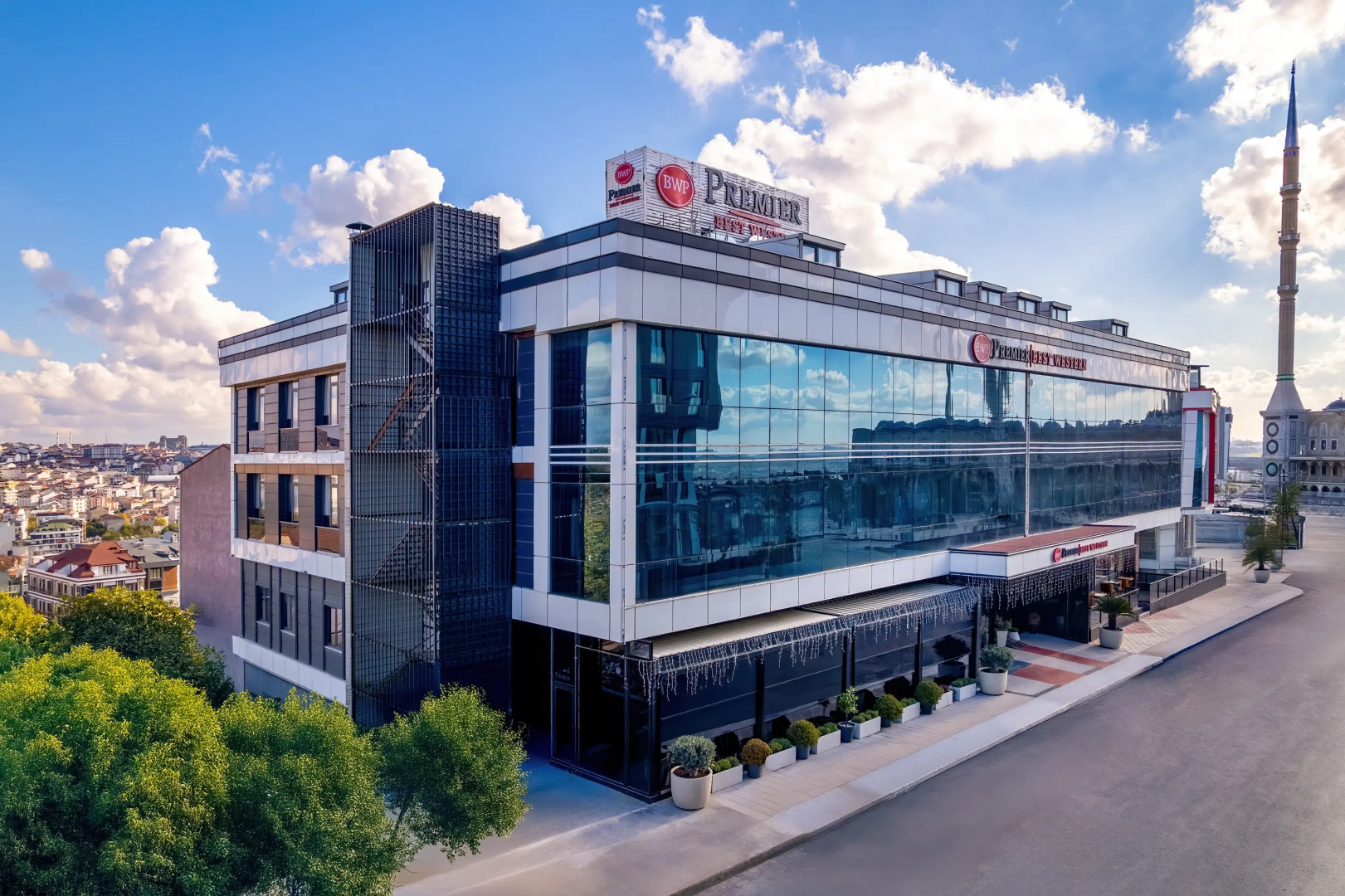 Отель Best Western Premier Hidden Hills