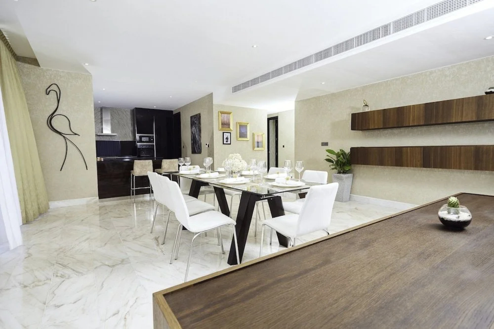 Отель Bel Air Crest Hotel & Suites
