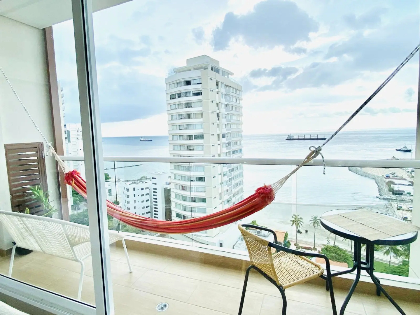 Апартаменты Blue Loft oceanview in Marina rooftop pool prime location