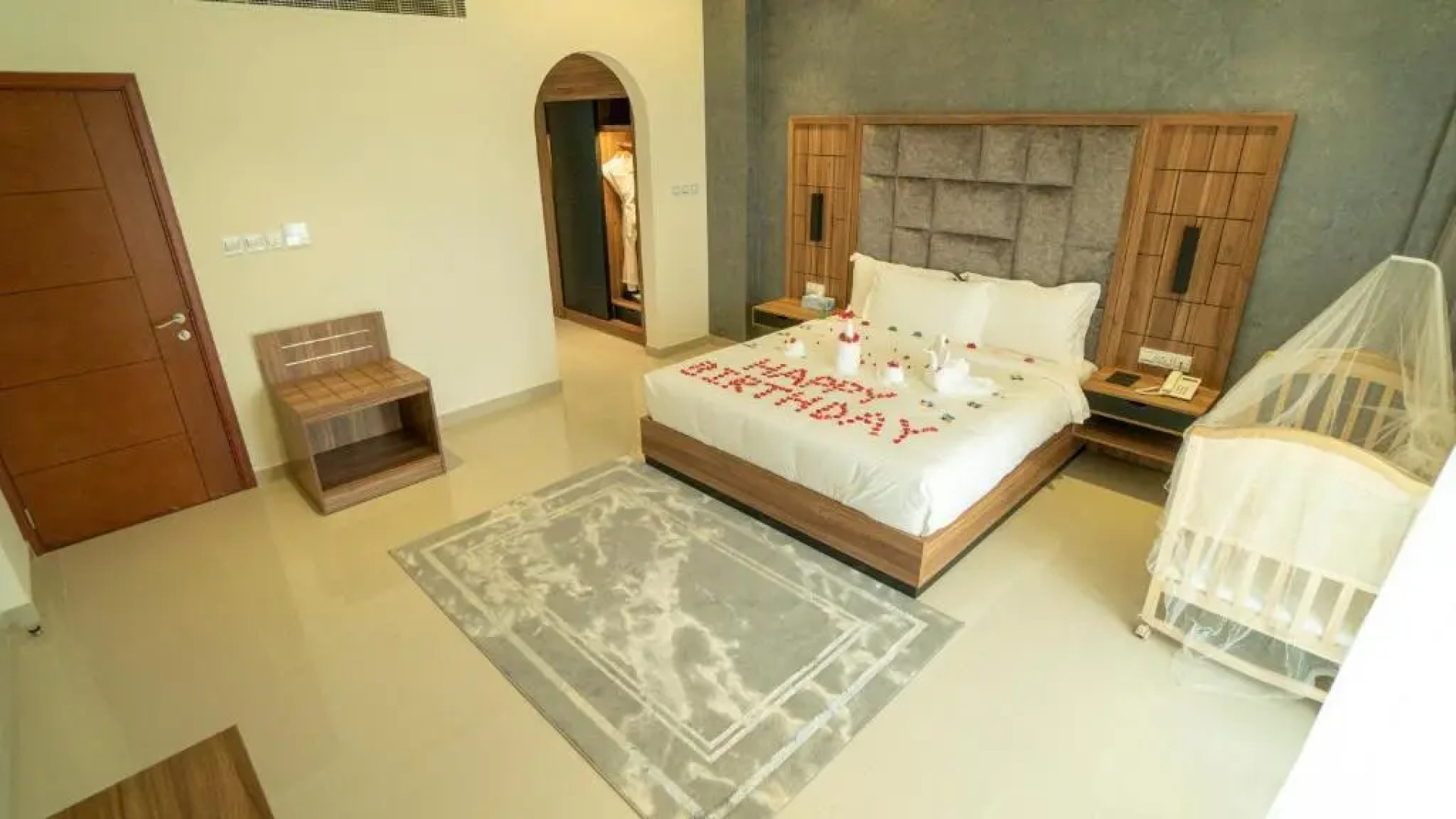 Отель The Plaza  and Resort