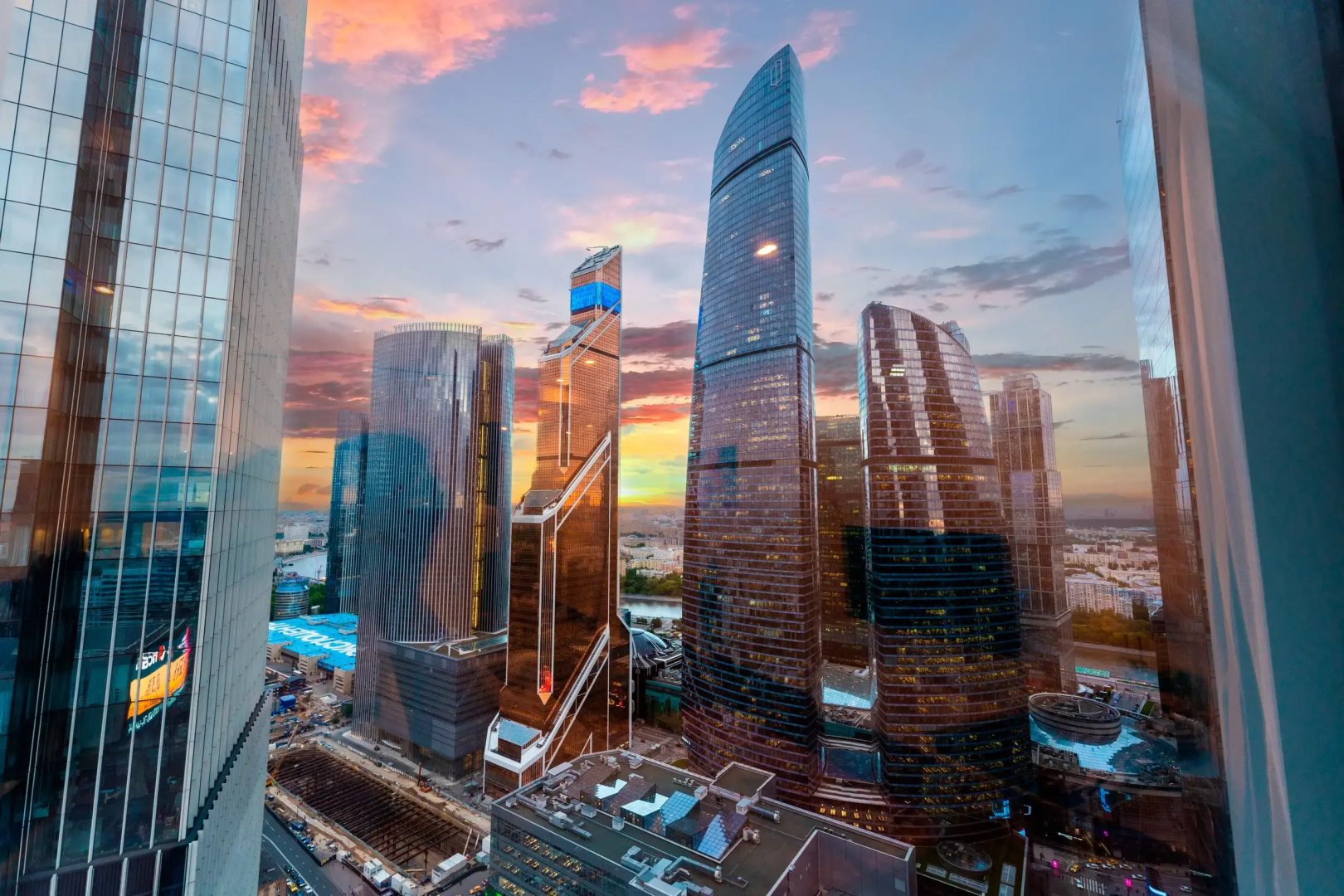 Апартаменты Sky City Moscow LUX Студия с большим окном с видом на все башни и город!