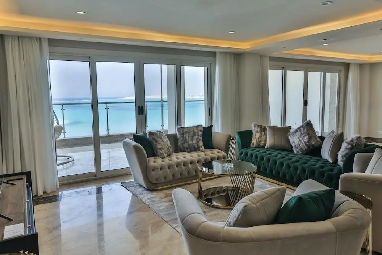 Отель Triumph White Sands