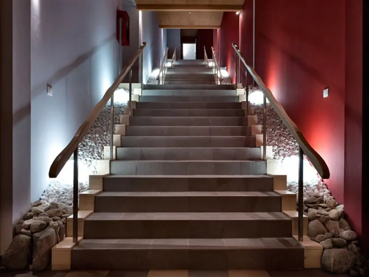 Отель Bouganville Hill Resort & Wellness Space