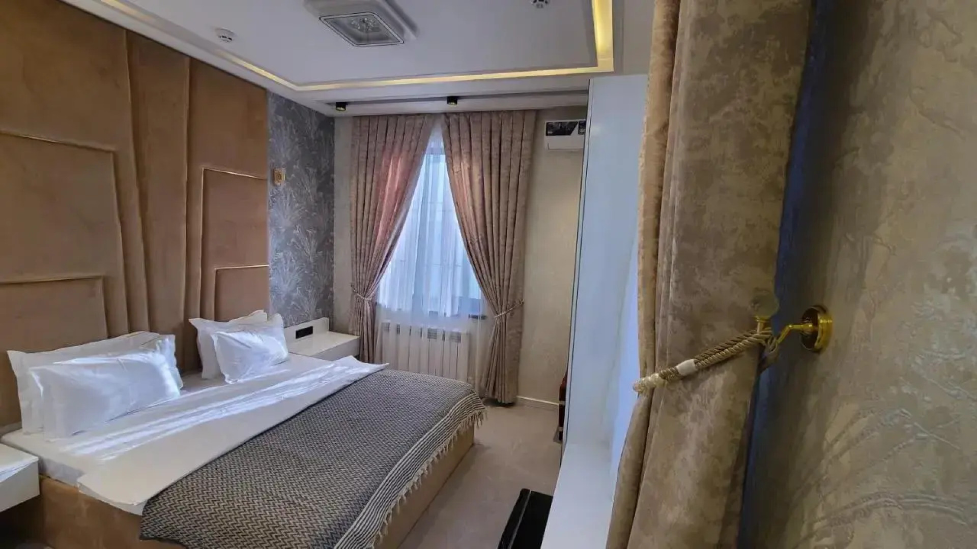 Отель Shedevr Plaza