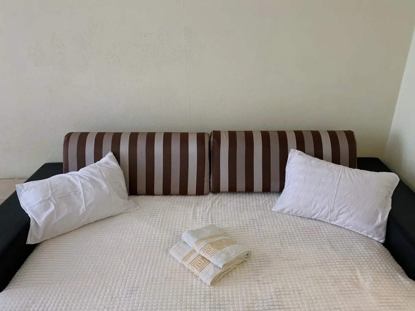 Апартаменты 61 на Феофанова