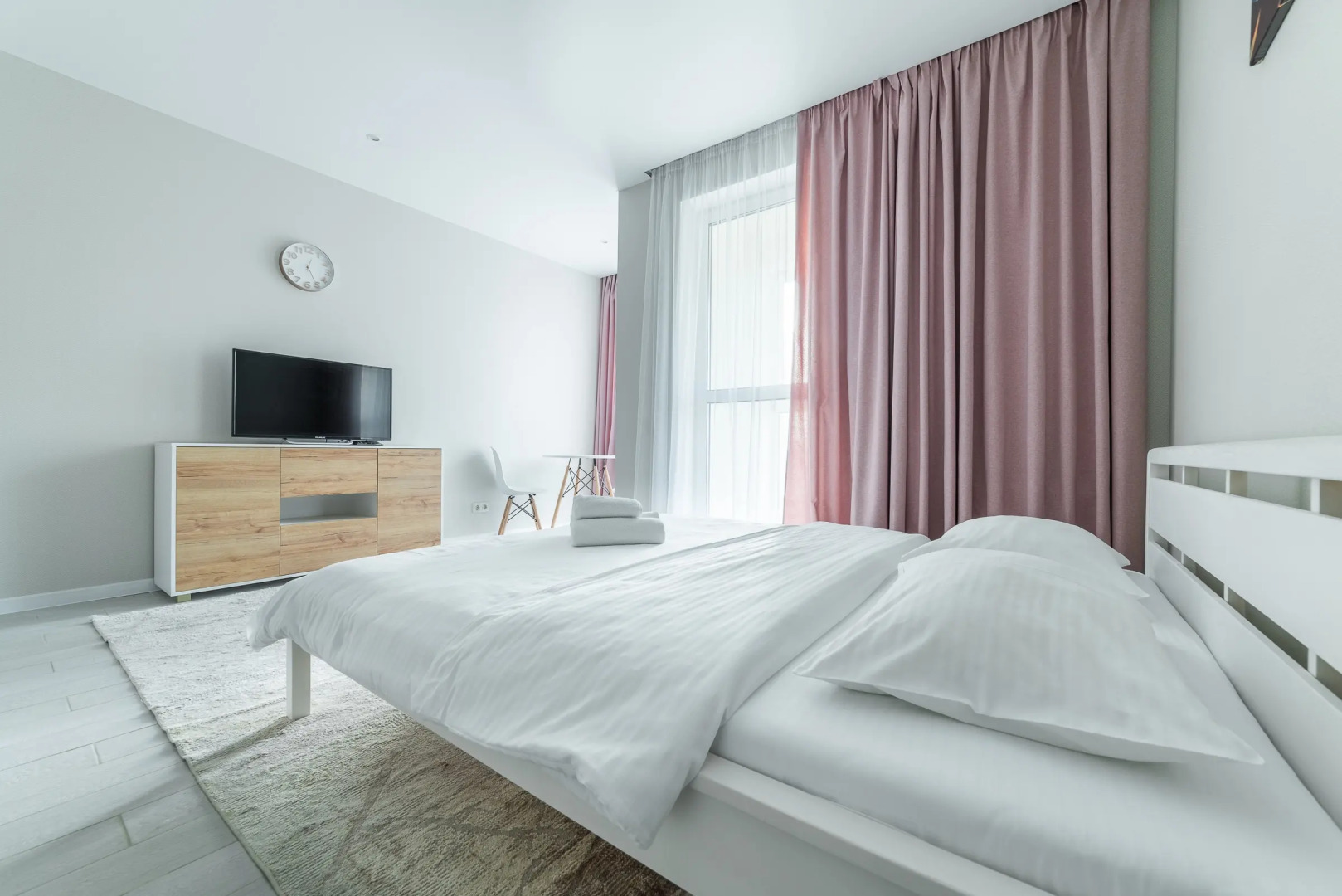 Апартаменты BelaTravel по адресу Игоря Лученка, д.19