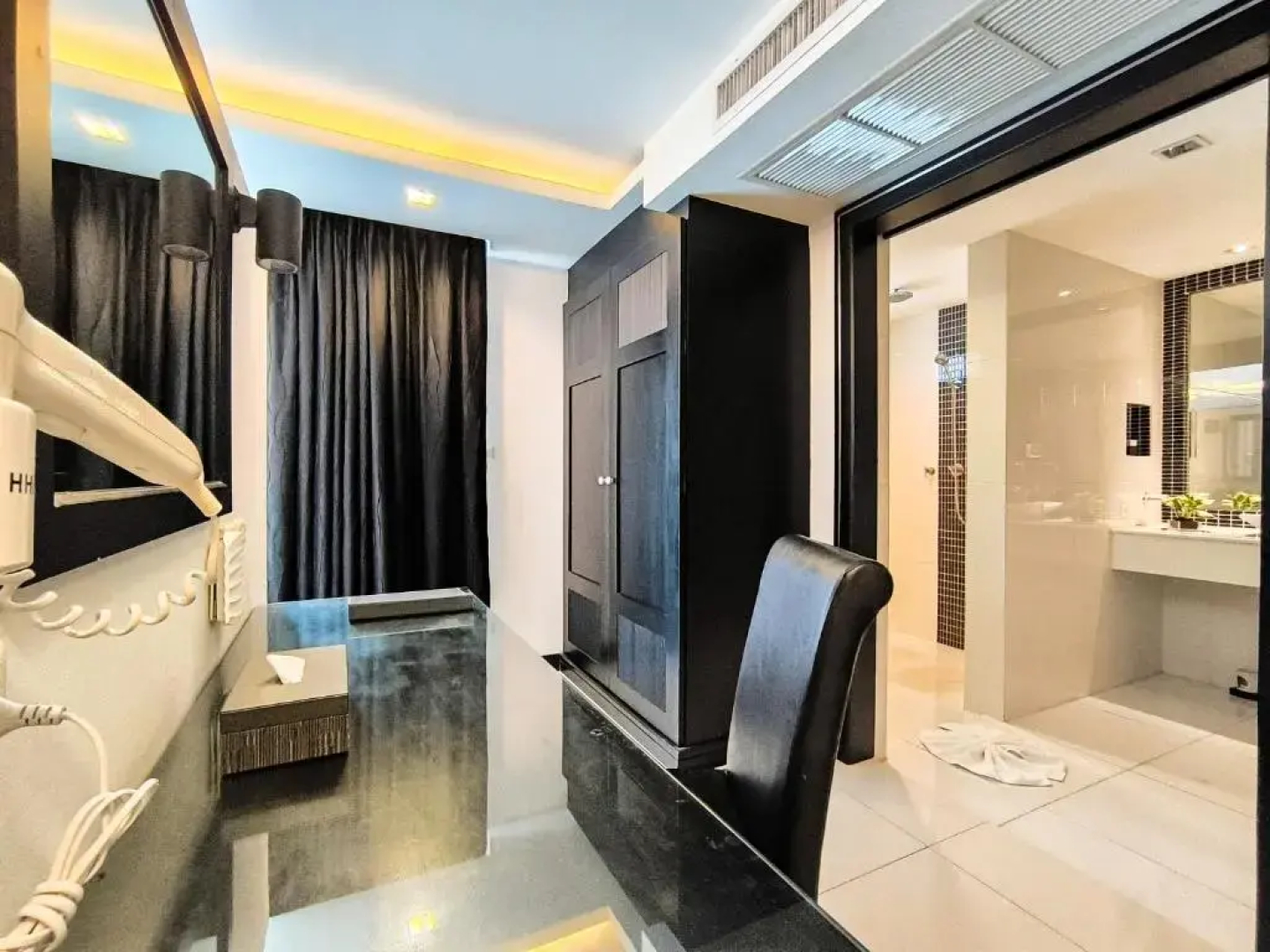 Отель Nova Suites Pattaya by Compass Hospitality