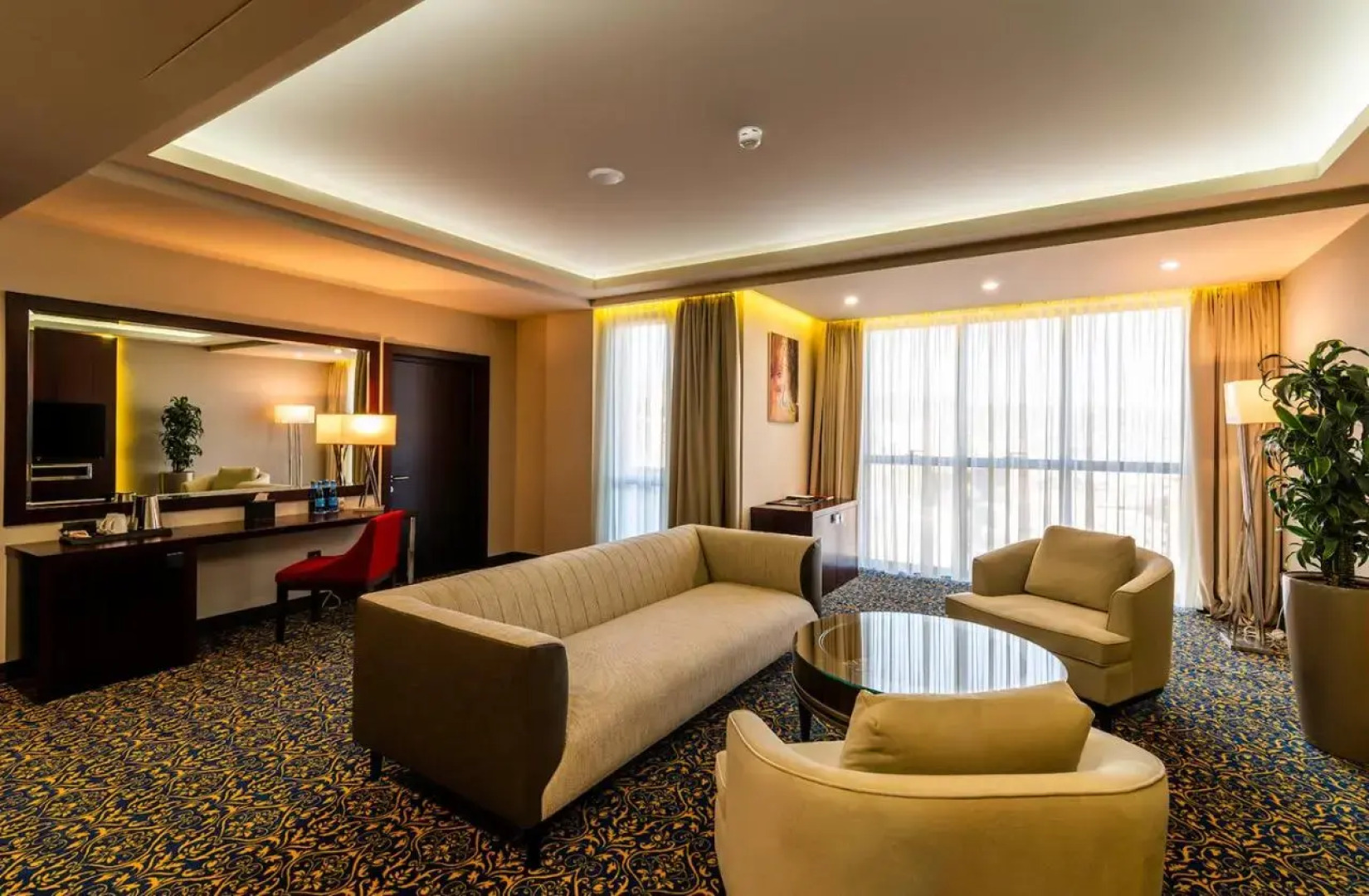 Отель Ramada and Suites by Wyndham Yerevan