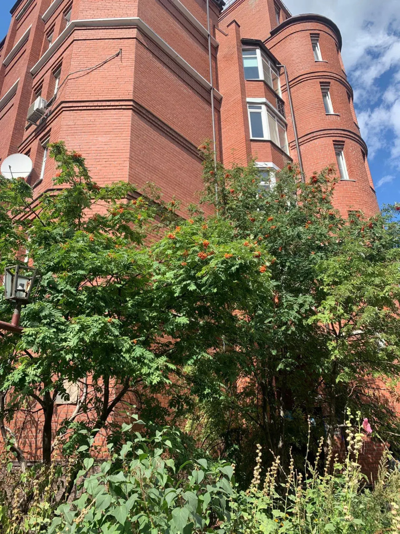 Семейные апартаменты в центре рядом с метро и набережной озера Кабан