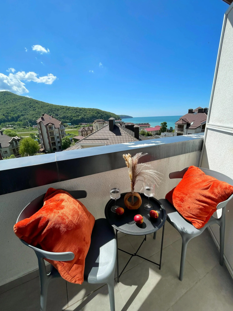 Апартаменты в Стиле Бохо с Видом на Море и Горы