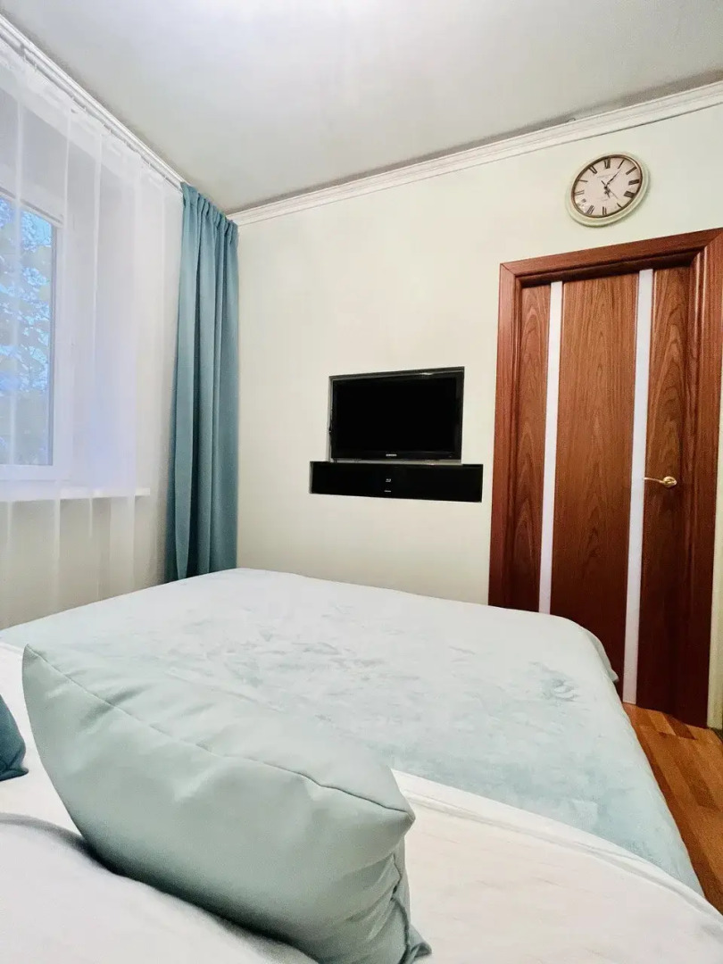 Квартира Уютная 2-х комнатная в 1 минуте от метро Академическая