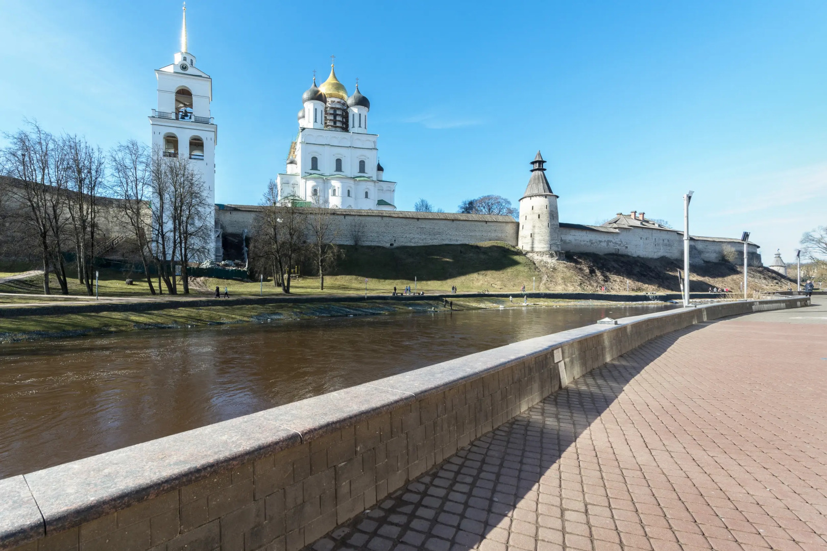 Апартаменты Большие красивые апартаменты напротив Кремля