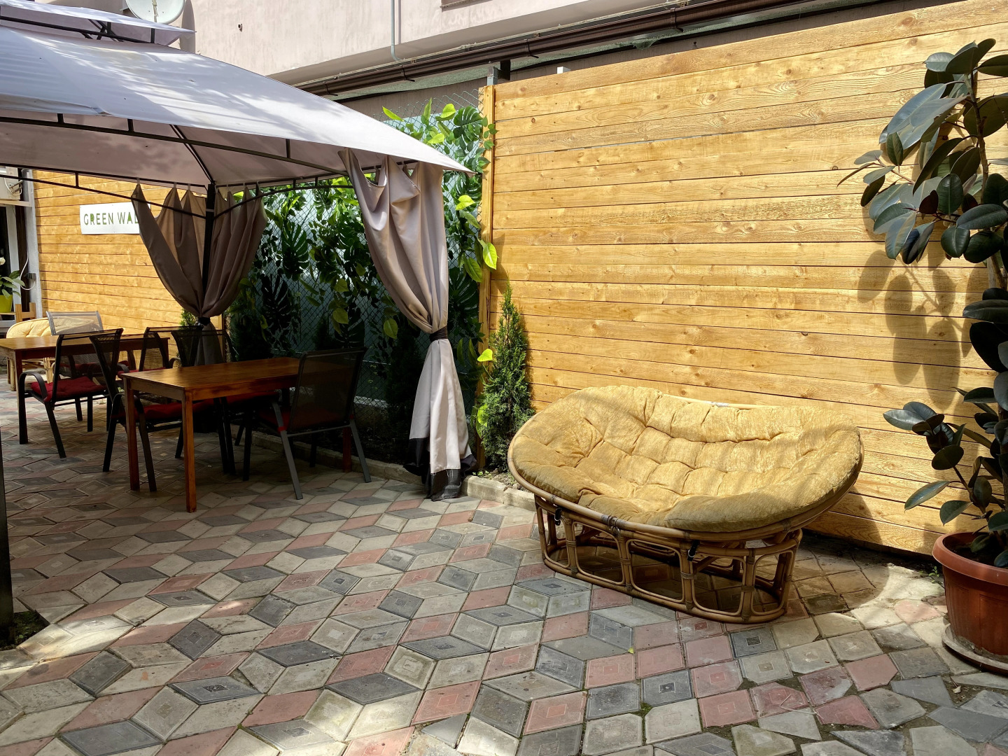 Гостевой дом Green Wall