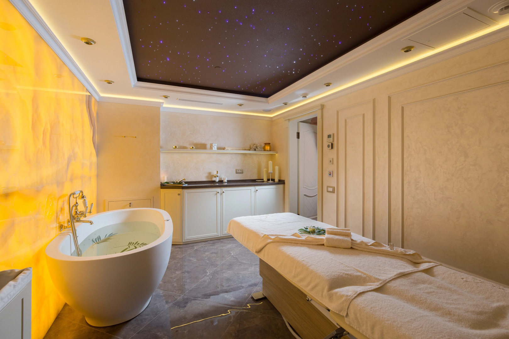 Отель Nobil Luxury