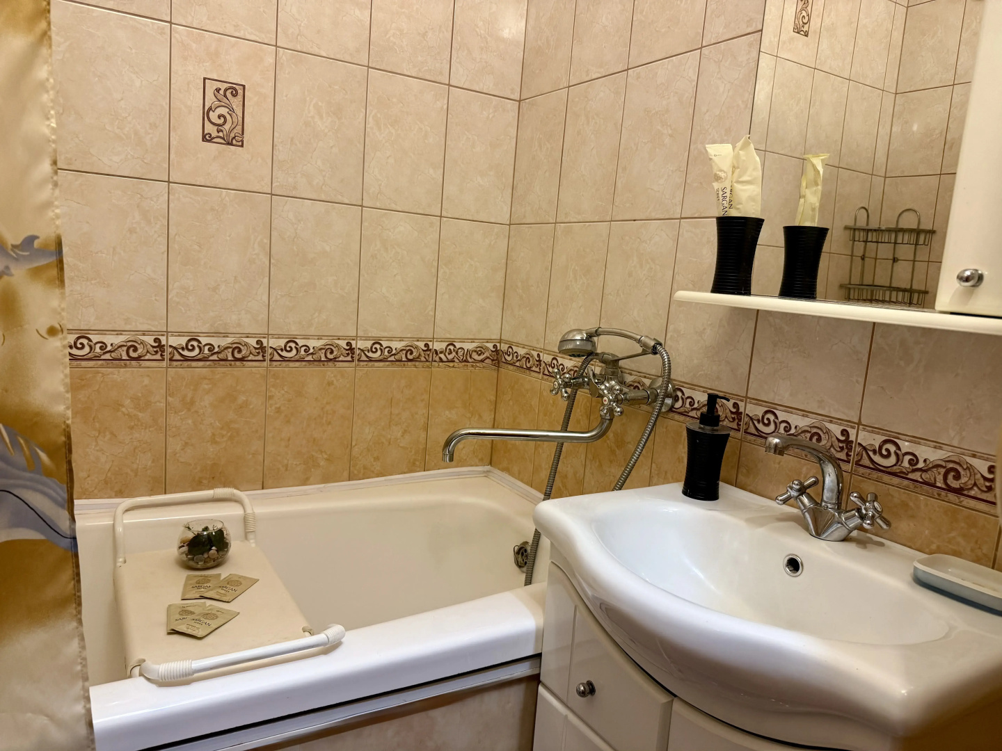 Квартира Двухкомнатная Your Home