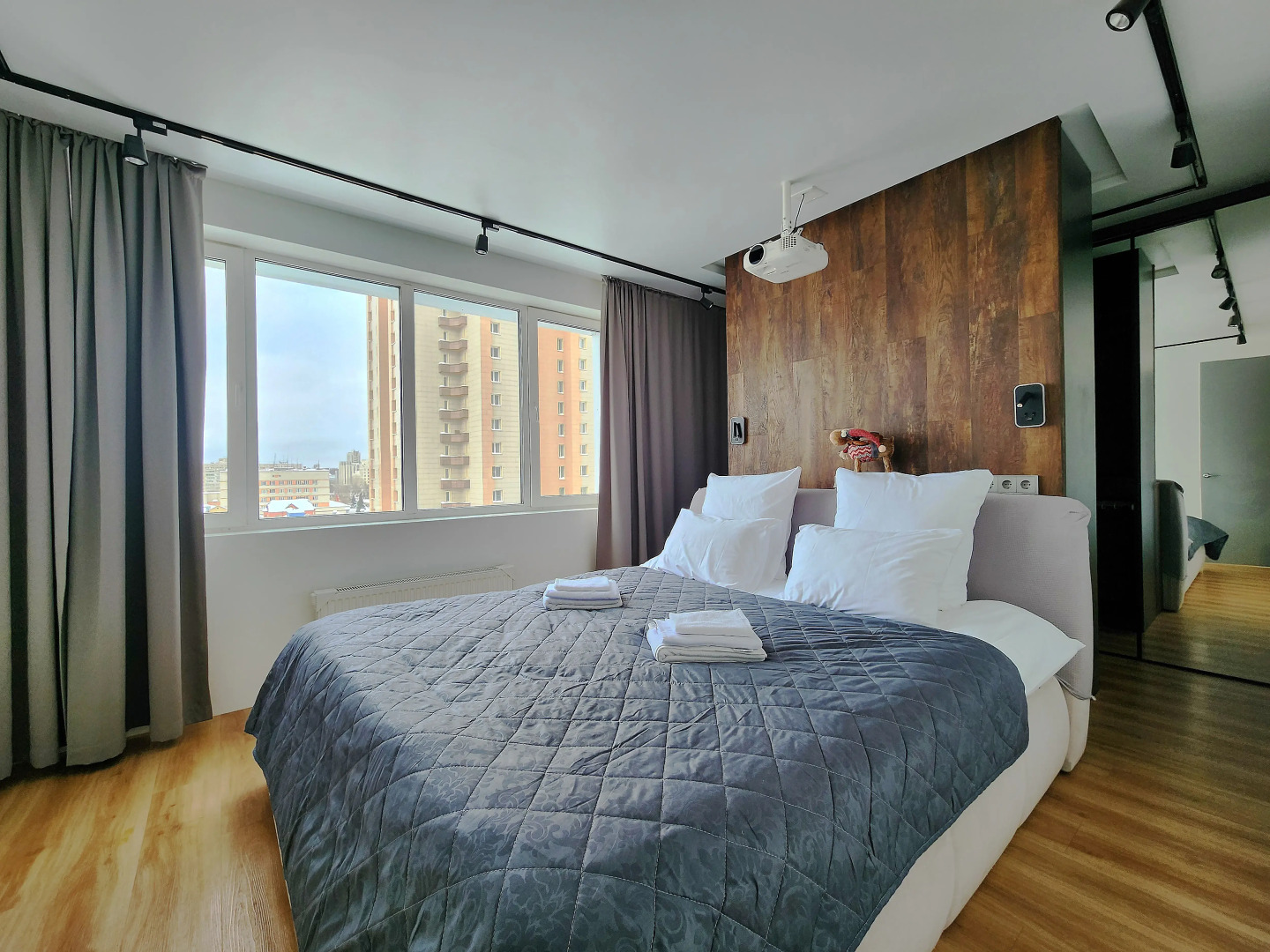 Апартаменты в Центре с Проектором, Компьютером и PS5