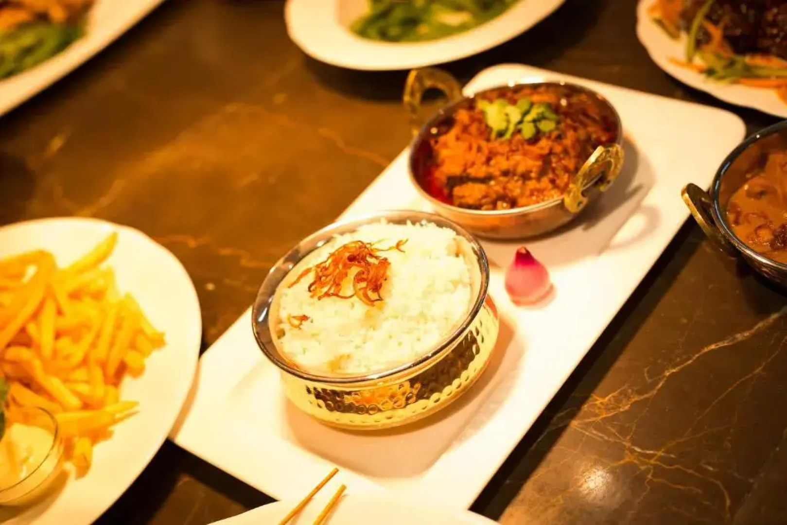 Отель Lakeshore Banani