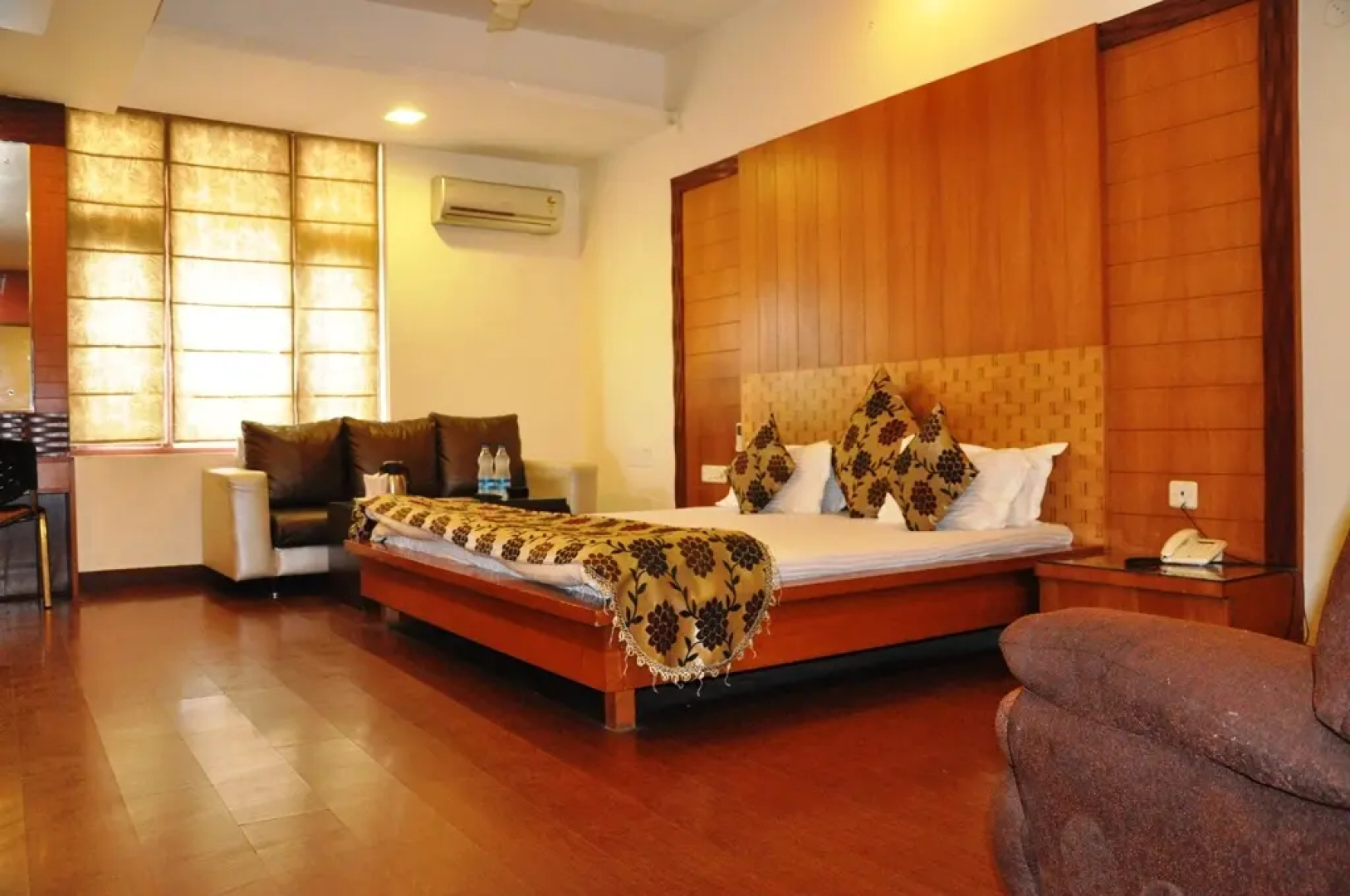 Mandakini Plaza Hotel