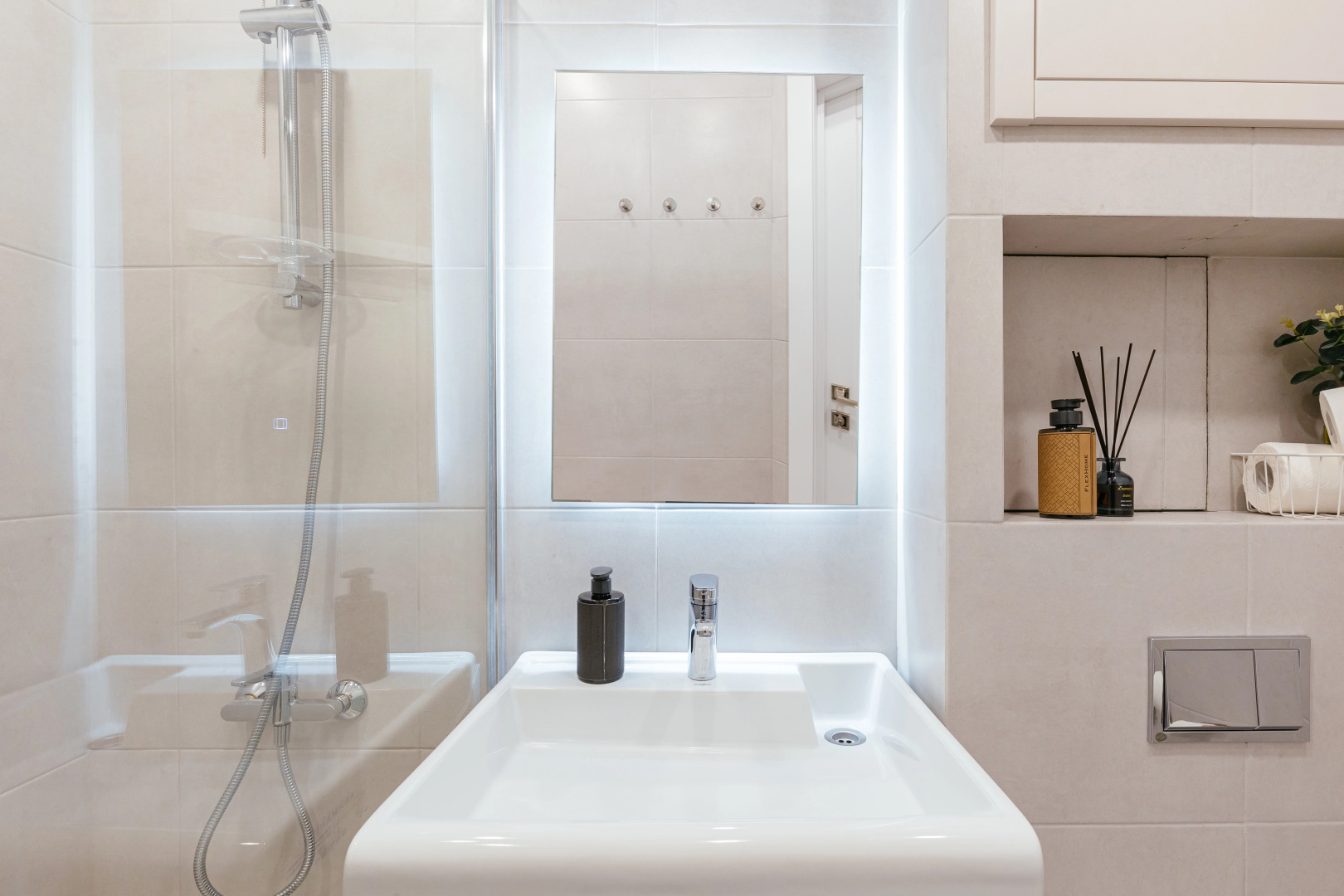 Апартаменты ROOM TOUR в историческом центре Тюмени