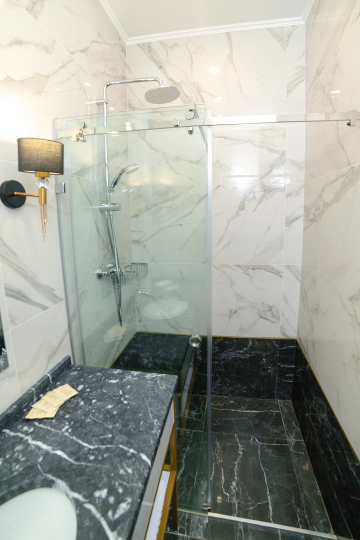 Отель Довгий