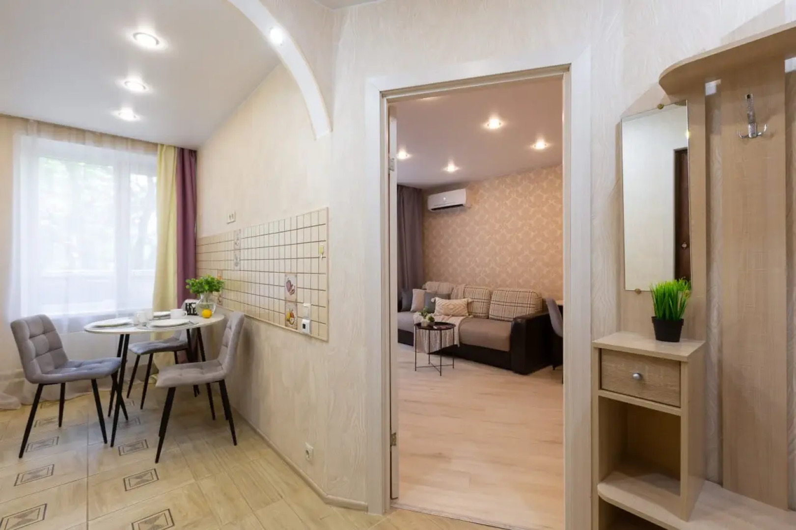 Апартаменты 1комнатные с балконом в красивом мкр Зеленограда, рядом транспорт