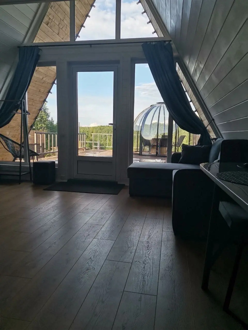 Частный Дом с Террасой и Видом на Лес