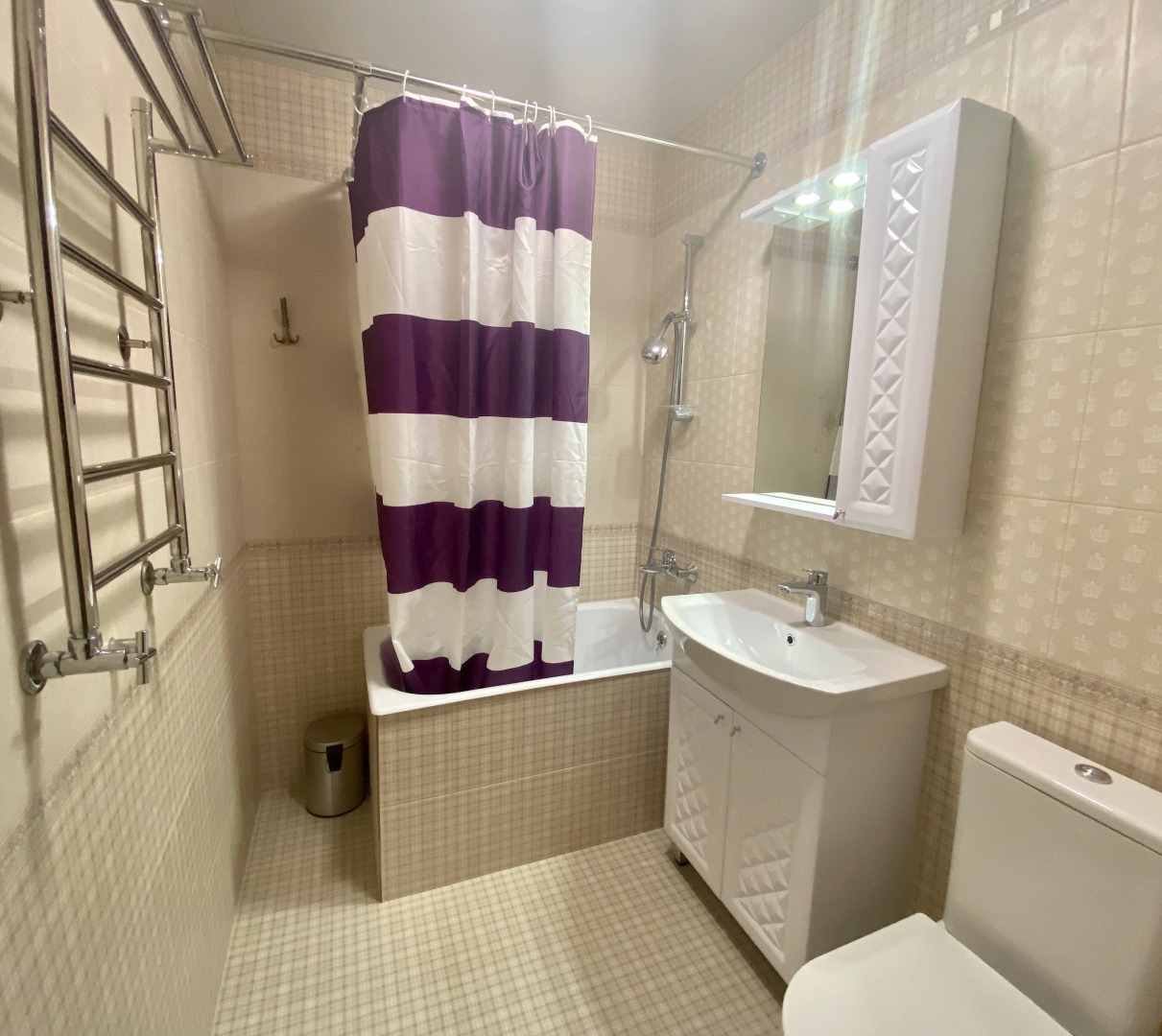 Отель Золотой Лотос