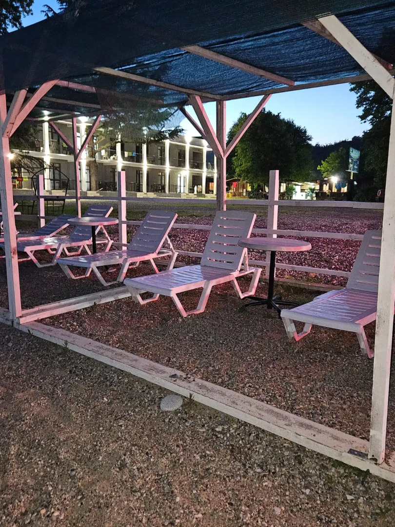 Курортный отель Три тополя