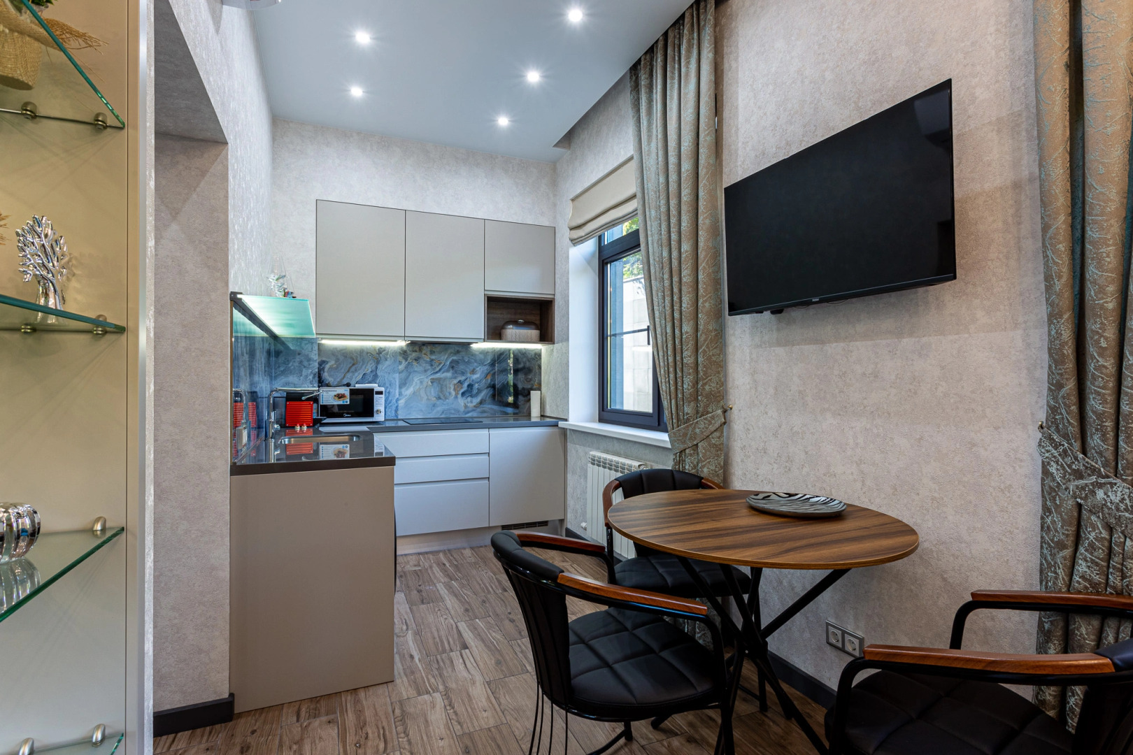 Апартаменты двухкомнатные Метрополь