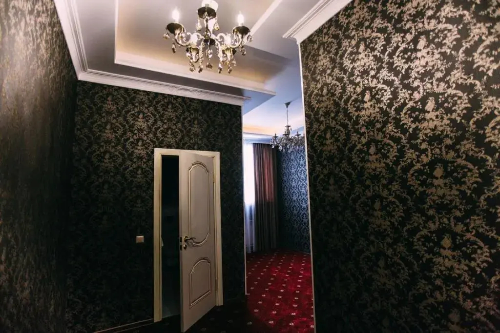 Отель Caesar Royal Palace