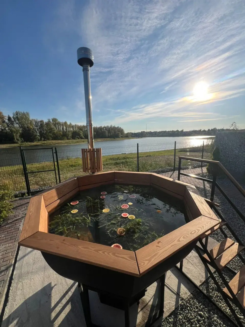 Частный дом  Три Избы