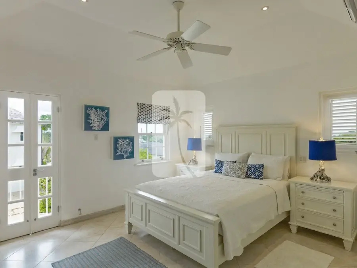 Вилла One Battaleys Mews