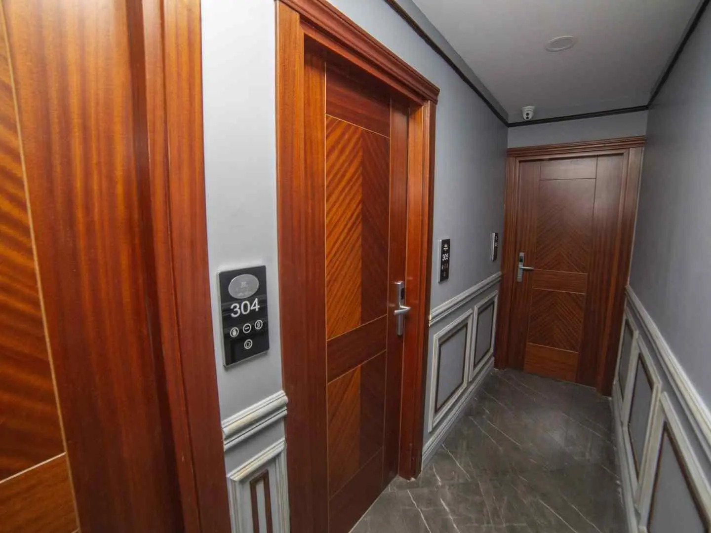 Отель HHK Hotel Downtown