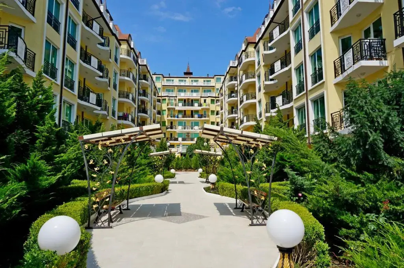 Апартаменты Taliana Beach Residence