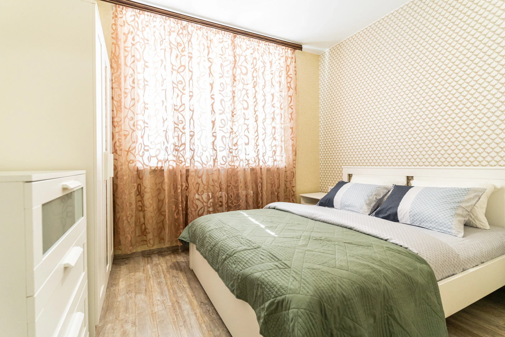 Апартаменты Класса Люкс на Первой Линии в Центре Новороссийска от LetoApart