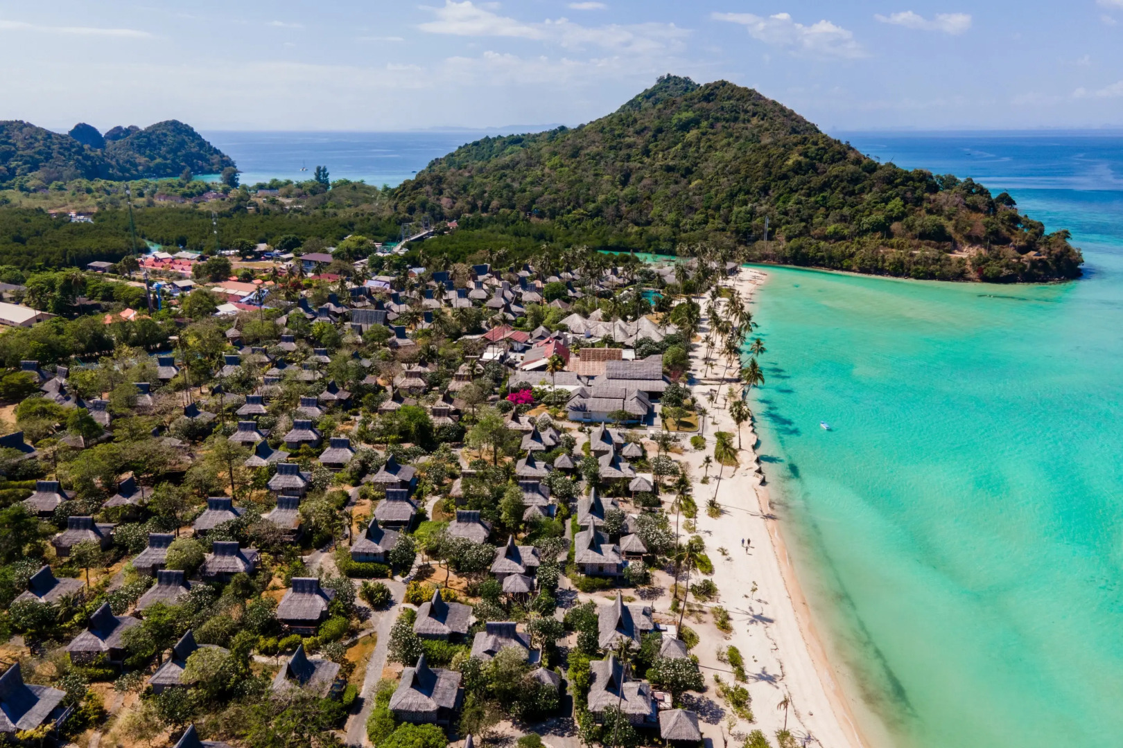Отель Saii Phi Phi Island Village