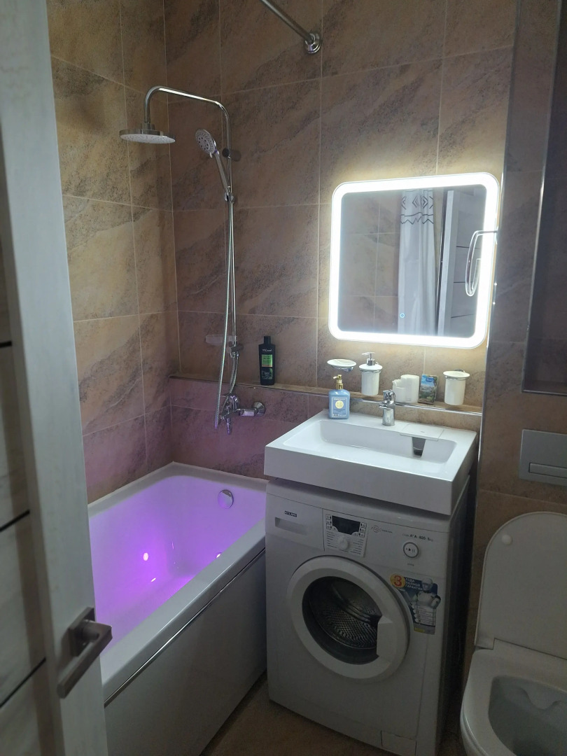 Квартира шикарная с подсветкой ванны