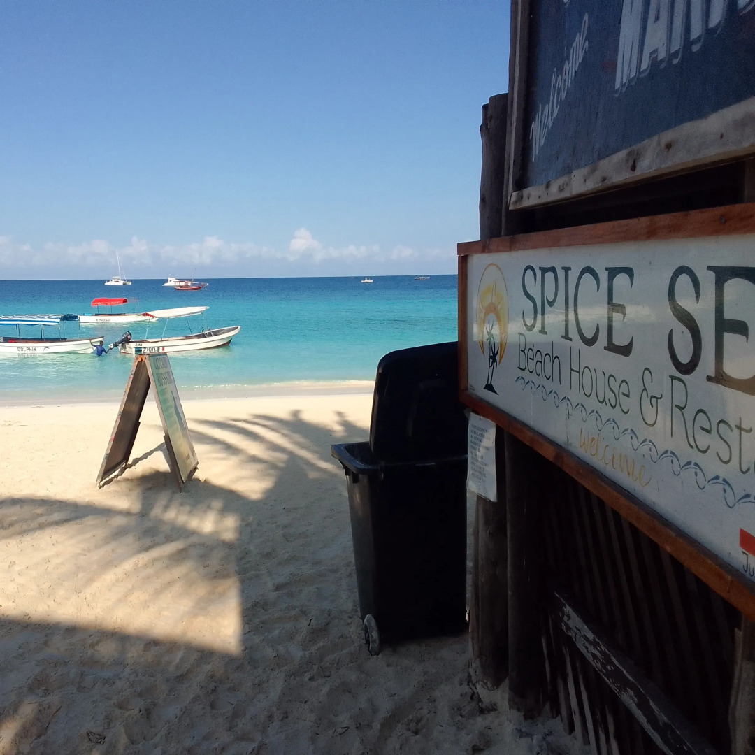 Бунгало Spice sea beach house & restaurant