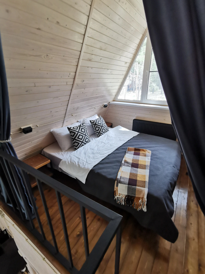 Шале Треугольный дом на огороженной территории